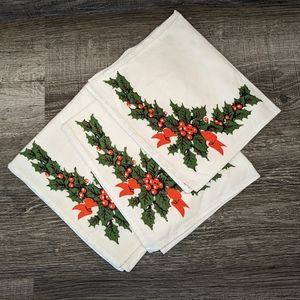 Set of 3 VINTAGE Holiday ChristmaClothe Napkins Holly & Berries on White Napkin